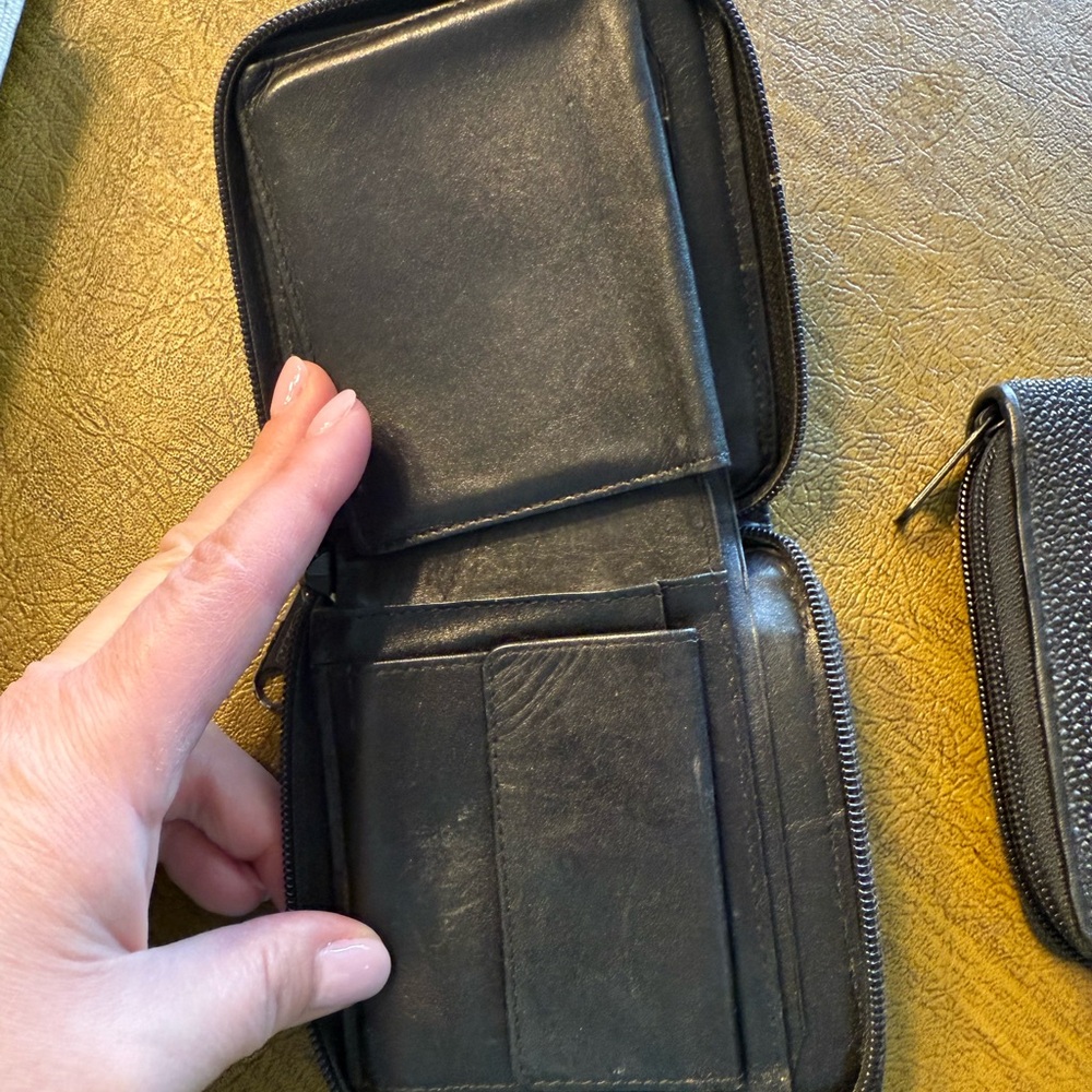 Elegant Black Stingray Leather Wallet—Vintage Shagreen! - Picture 7 of 9